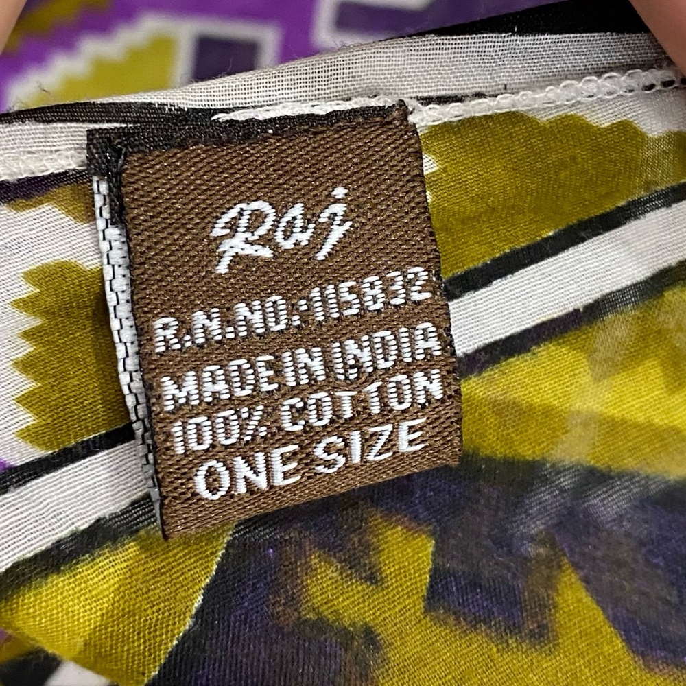 Raj Geometric Scarf - Picture 4 of 7